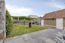 Instapklaar huis met 5 slaapkamers in Assebroek 