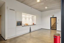 Modern bedrijfsgebouw met zonnepanelen & topconnectiviteit in Genk