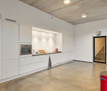 Modern bedrijfsgebouw met zonnepanelen & topconnectiviteit in Genk