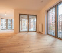 Tour & Taxis Park Lane Scarlet 1.1