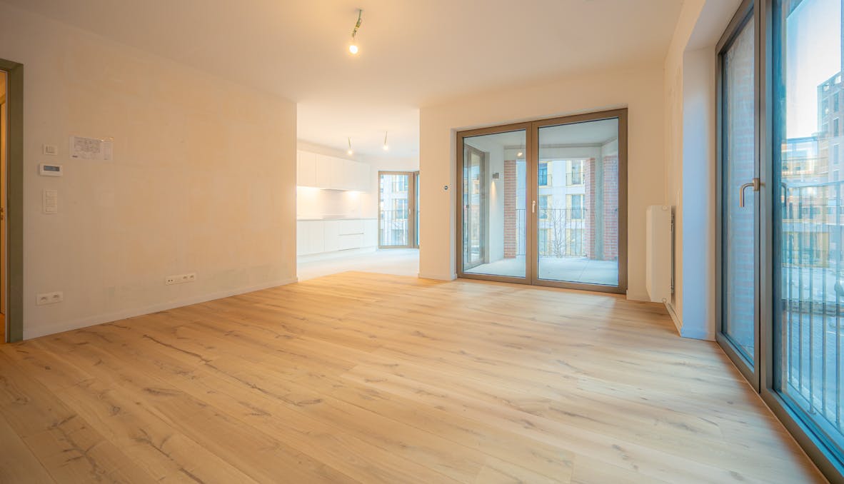 Tour & Taxis Park Lane Scarlet 1.1