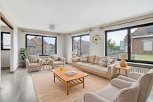 Appartement te koop nabij het centrum van Roeselare met 3 slaapkamers.