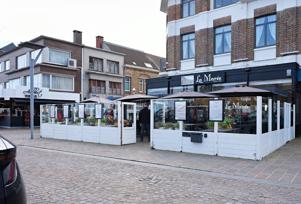 Gekend horecapand op hoekligging aan de Kaai in Nieuwpoort