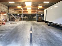 Loods van ca. 675 m² met laadkade en 3 poorten in Dadizele