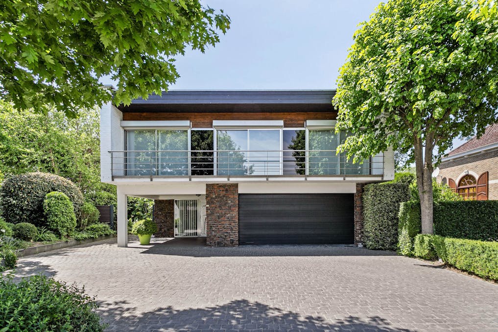 Exclusieve woning op 2.500 m² te koop in Diksmuide