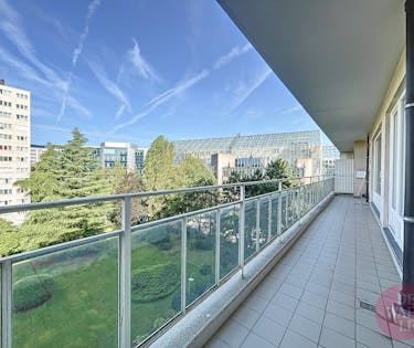 Appartement lumineux 2 chambres avec garage à Auderghem