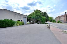 Magazijn met kantoor (ca. 600 m²) te huur in Aalter