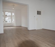 MONTGOMERY : Spacieux appartement d'une chambre (90 m²) avec jardin.