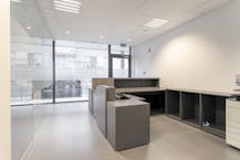 Uitstekend afgewerkt kantoor van ca. 456m² te huur in Izegem