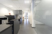 Uitstekend afgewerkt kantoor van ca. 456m² te huur in Izegem