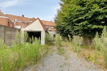 Groot huis te koop nabij centrum Ingelmunster!