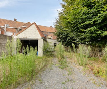 Groot huis te koop nabij centrum Ingelmunster!