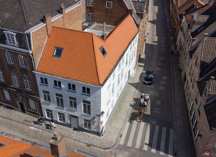 Knap gerenoveerde opbrengsteigendom te koop met 8 entiteiten in het hart van Brugge