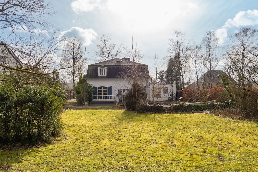 Spacieuse villa de 5 chambres avec jardin à Hasselt