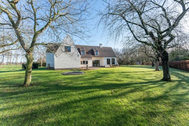 Adembenemende villa te Sint-Kruis / Damme