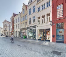 Handelspand met 2 staanplaatsen in Noordzandstraat in Brugge