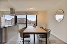 Instapklaar duplexappartement met ruime terrassen te Gent