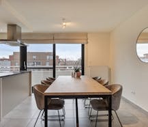 Instapklaar duplexappartement met ruime terrassen te Gent