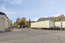  Magazijn (400 m² ) met woning (229 m²) op 4000m² terrein