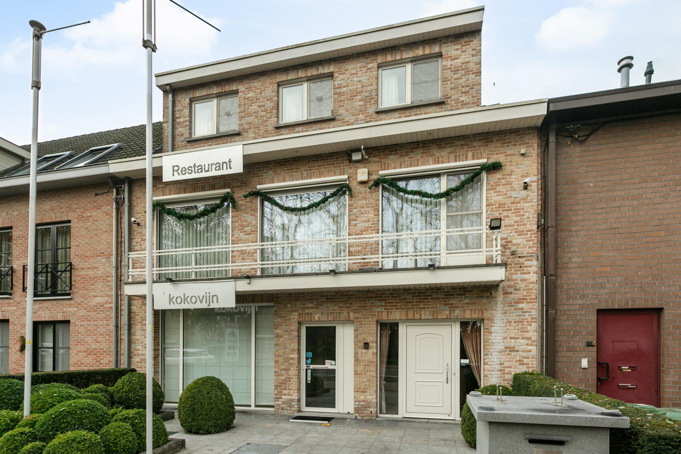 Huis met magazijn te koop in Bredabaan 916, Wuustwezel - Dewaele