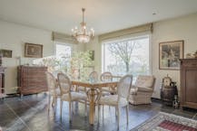 Villa met stallen te koop op een ruim perceel van 10.026m².