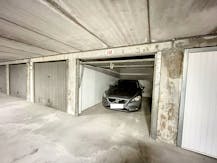 Garage box for sale on Hendrikaplein.