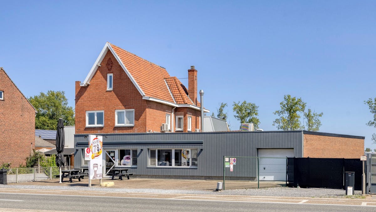Instapklaar handelshuis op toplocatie in Dilsen te koop