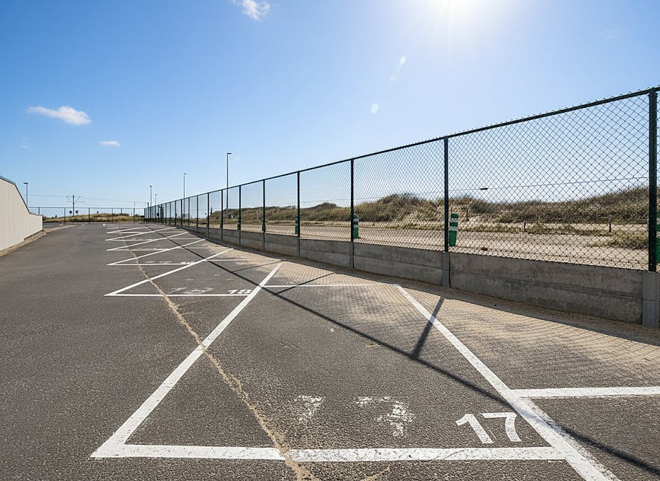 Goed gelegen staanplaats te koop aan de Zeedijk!