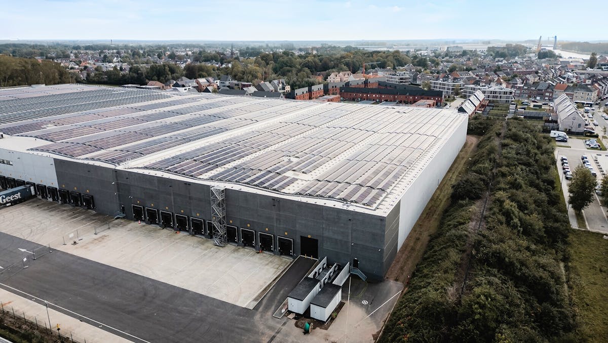 Strategisch gelegen magazijn (9.255m²) te huur in Willebroek