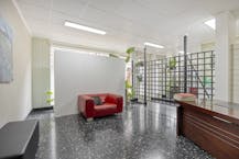 Uniek handelshuis met ruime garage in het hartje Borgloon