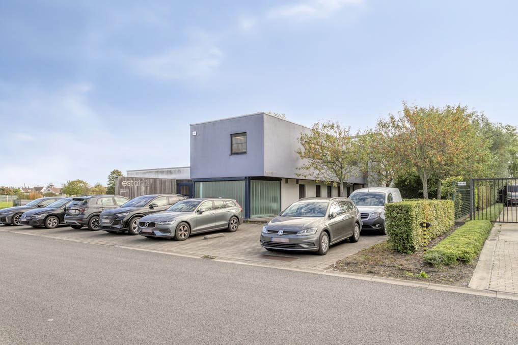 Kantoor op ca. 5.363 m² in 'Zone voor KMO en dienstverlening'