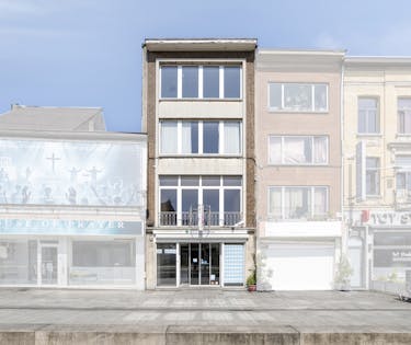 Handelspand met woonst te koop in Merksem