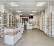 Handelspand met woonst te koop in Merksem