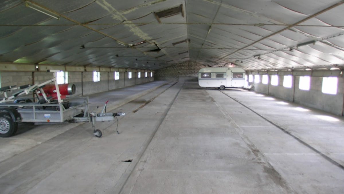 Opslagplaats (630 m²) te huur in Oostkamp