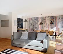 Dansaert - Spacious furnished apartment with parking for rent