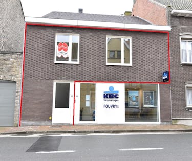 Lichtrijk tweeslaapkamer appartement met terras te huur in Alveringem.
