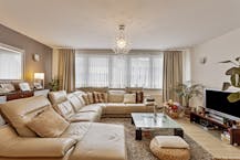 Huis met 2 appartementen te koop in centrum Wemmel