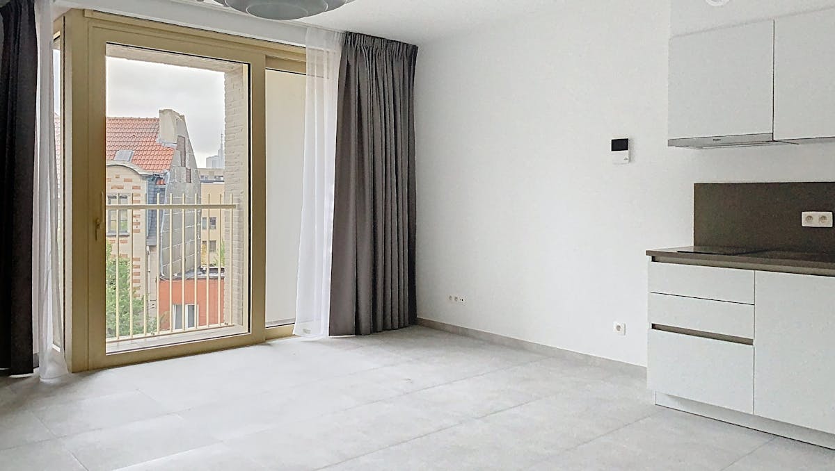 Tour & Taxis - Spacieux studio neuf à louer