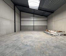 Nieuwbouw KMO-unit van ca. 180 m² te huur in project Zeus