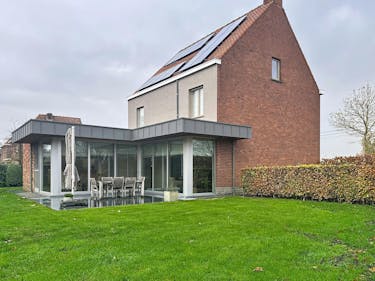 Spacious house with sunny garden in Staden.