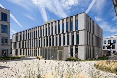 Kantoor (+/- 375m²) te huur in project Forum te Gent