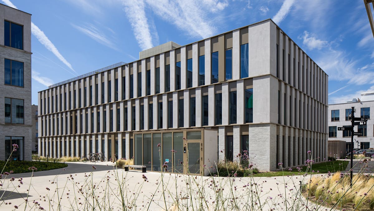 Kantoor (+/- 375m²) te huur in project Forum te Gent