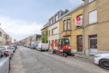 Huis met 6 slaapkamers te koop in Deurne! 