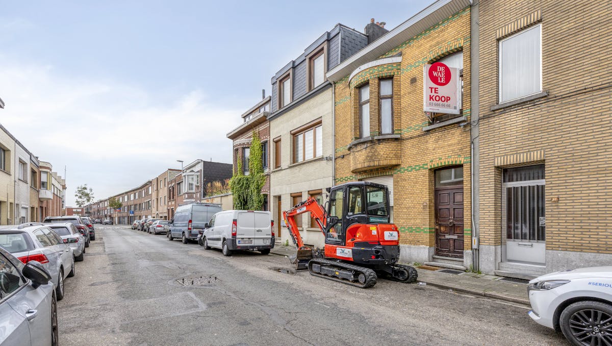 Huis met 6 slaapkamers te koop in Deurne!