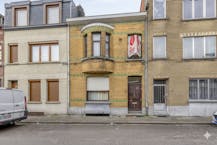 Huis met 6 slaapkamers te koop in Deurne!