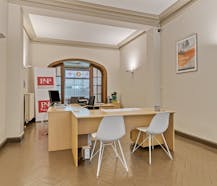 Kantoor met woonst te koop in centrum Izegem