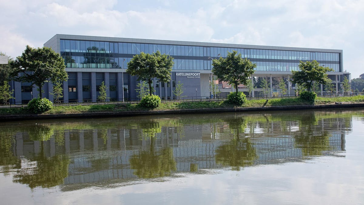 Nieuwbouw kantoor (20m²) te huur in Assebroek.