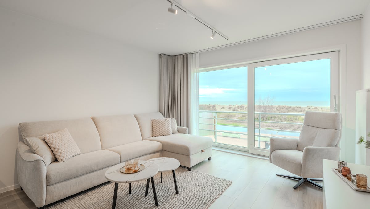 Prachtig gerenoveerd appartement met frontaal zeezicht!