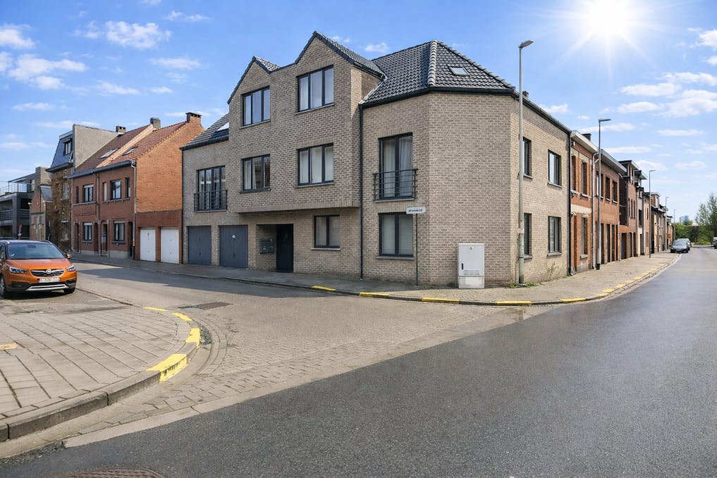 Instapklaar duplex appartement te koop in Kruibeke