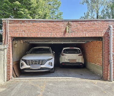 Ruime garagebox te huur op de Rietschoorvelden in Merksem !